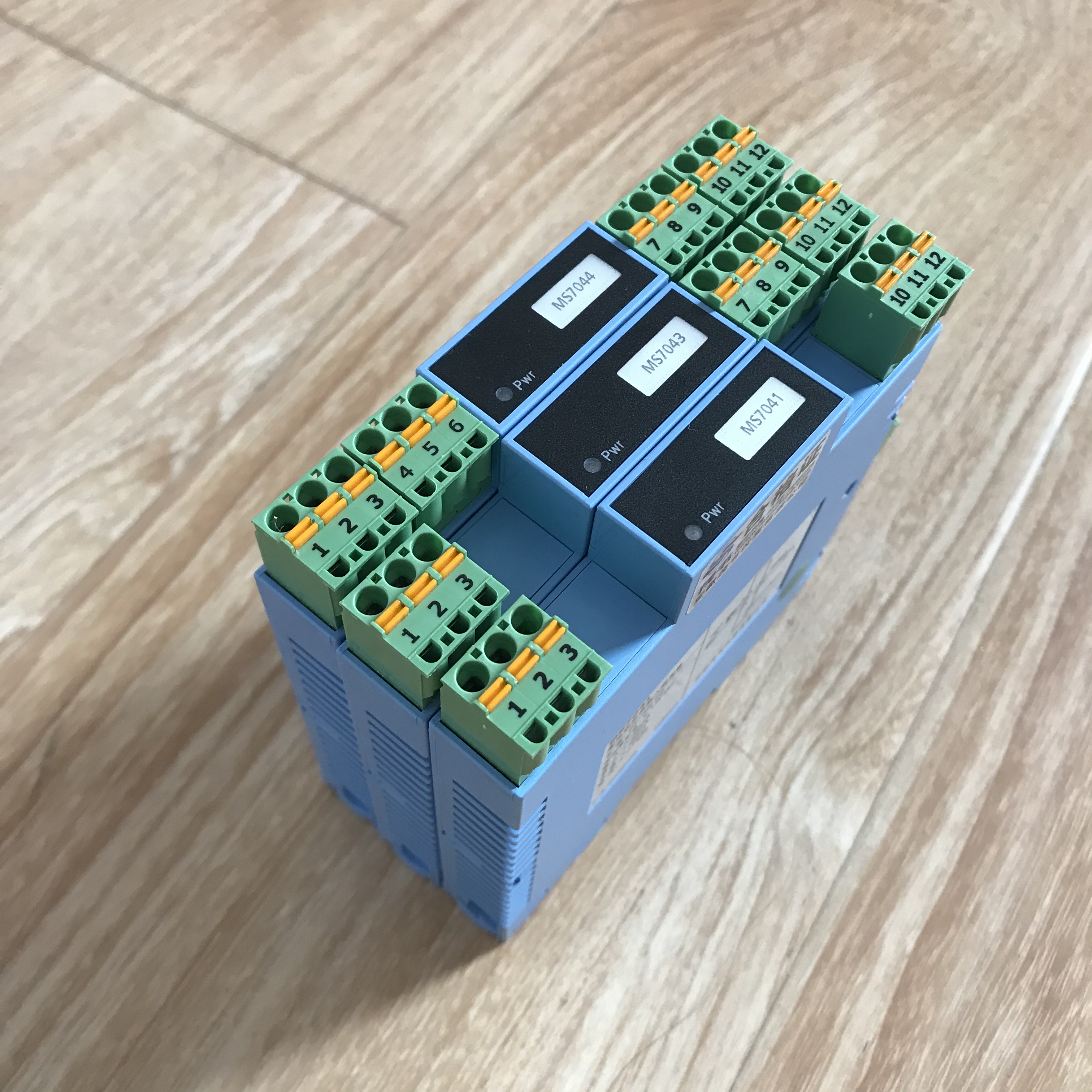 MS7318B熱電阻輸入隔離報(bào)警設(shè)定器